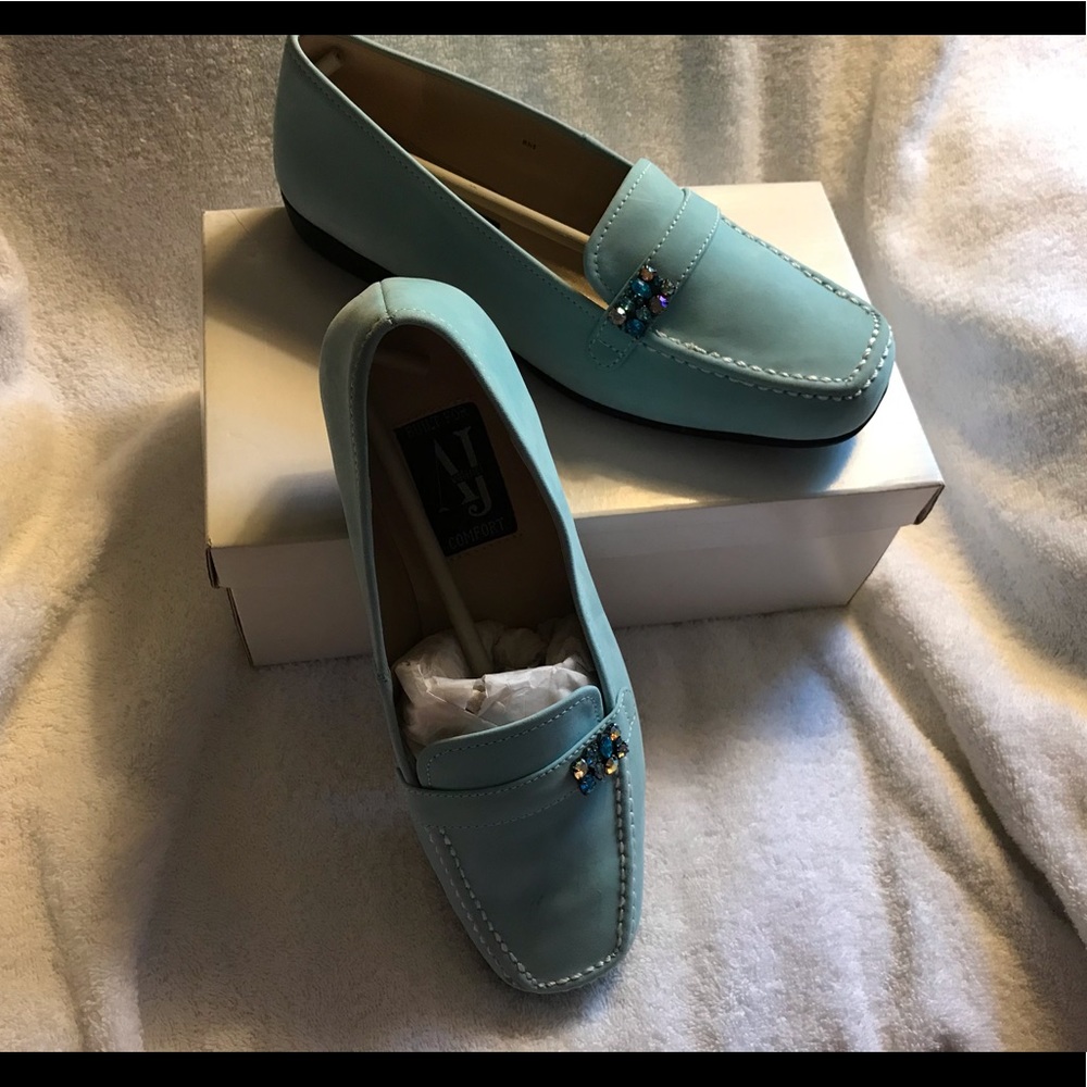 AJ Valcenia turquoise suede loafers 8M